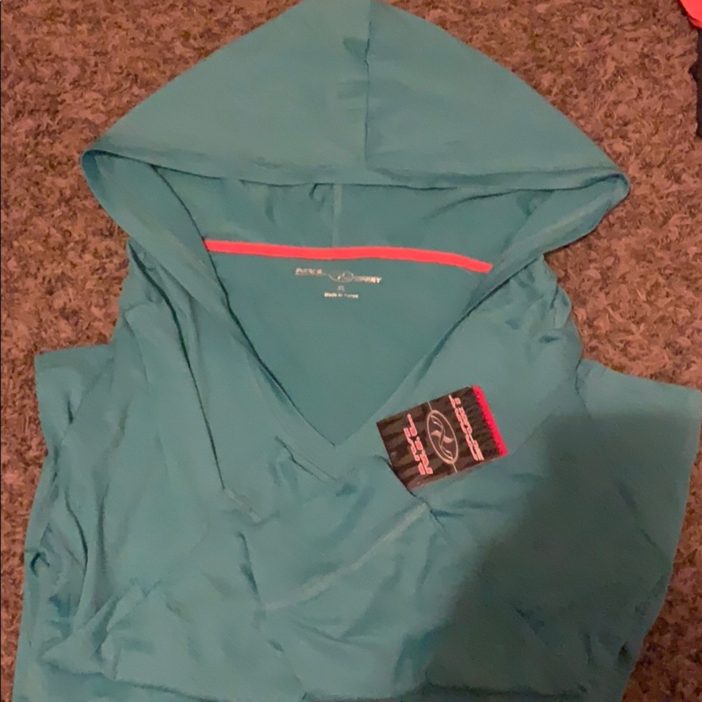 Long sleeve hooded workout semi fitted